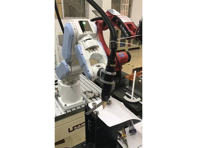 六轴机器人激光焊接
