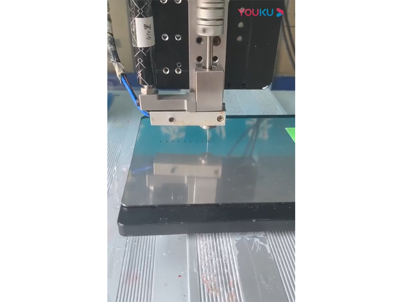 精密钨钢螺杆点胶阀点胶作业